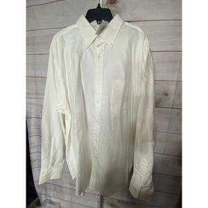 Brand New Chestnut Hill Performance Men's Large White Button Down Dress Shirt